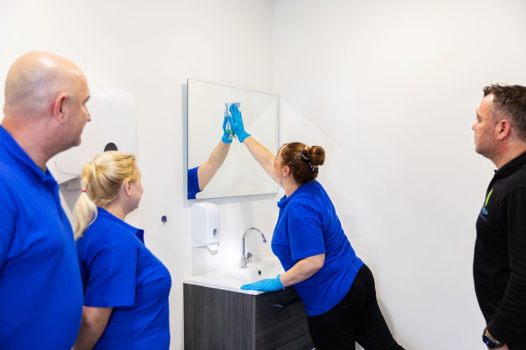 Schoonmaken spiegel